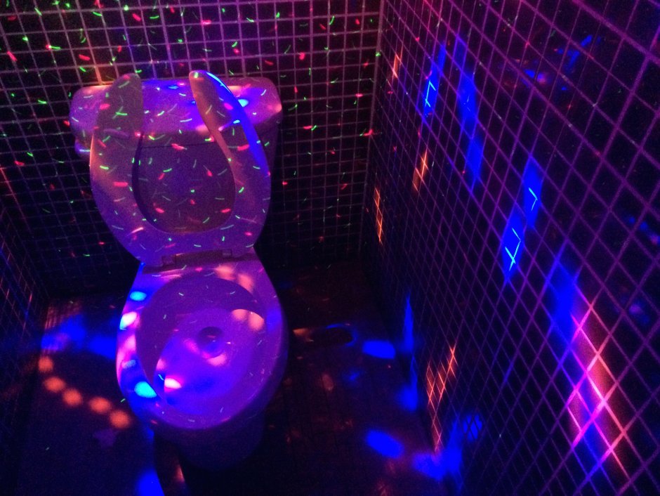 Туалет ночного клуба