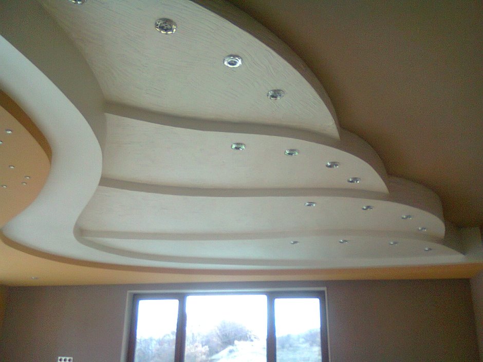 Потолок с перепадом