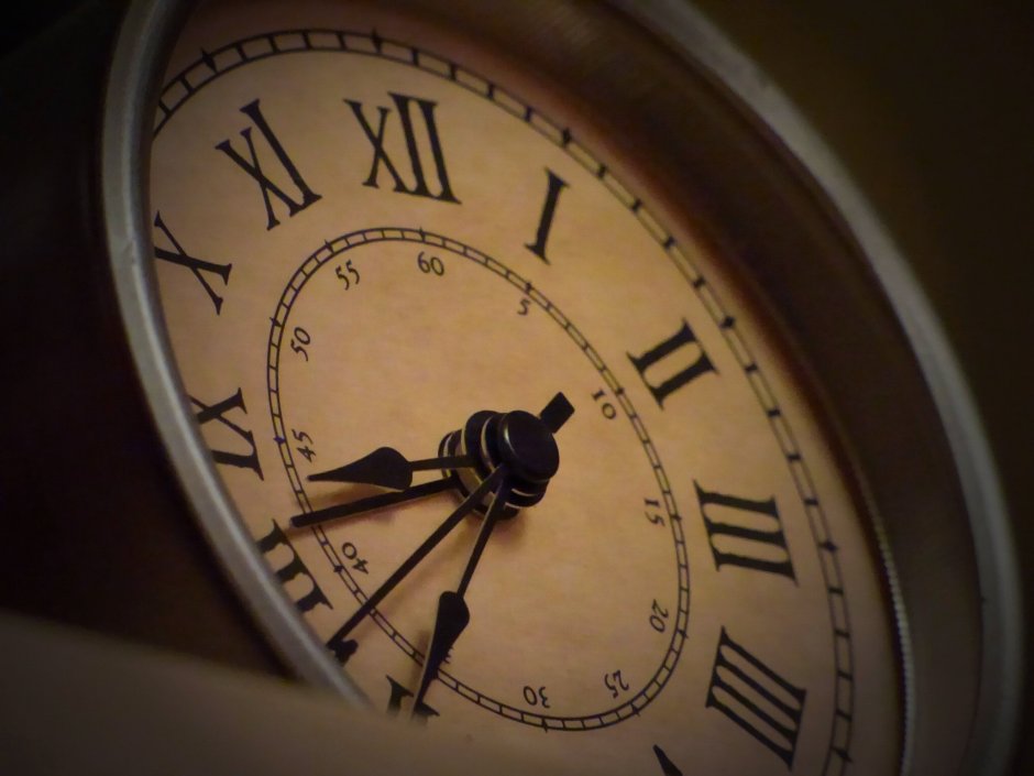 Старинные часы циферблат