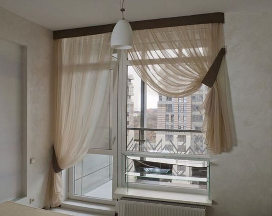 Занавески для кухни на окно с балконом