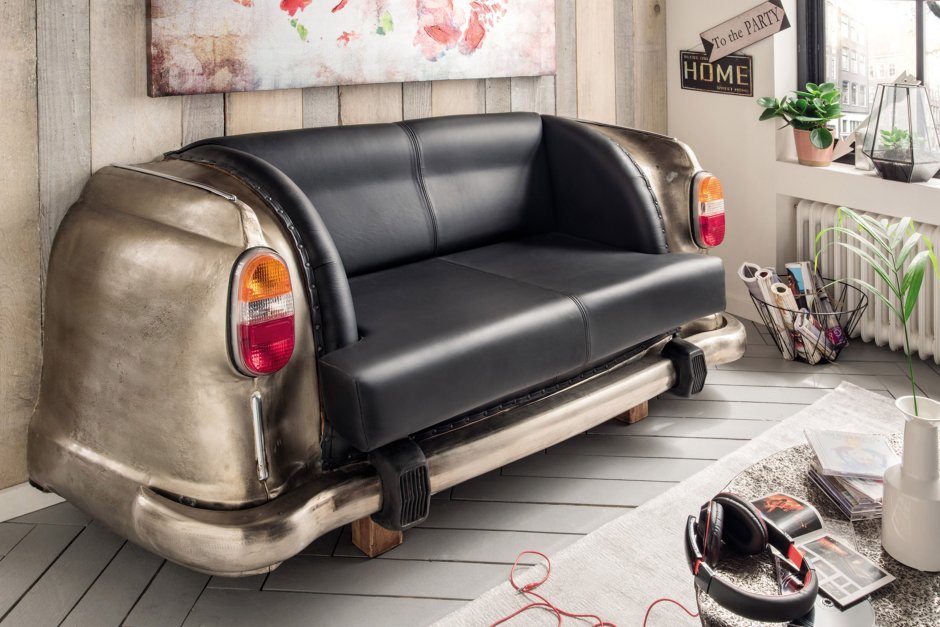 Дизайнерский диван из автомобильного