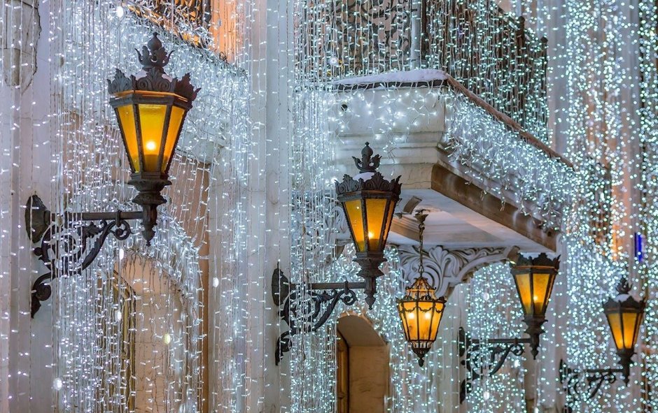 Новогодний уличный фонарь