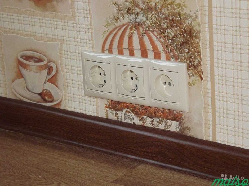 Розетки и выключатели на кухне