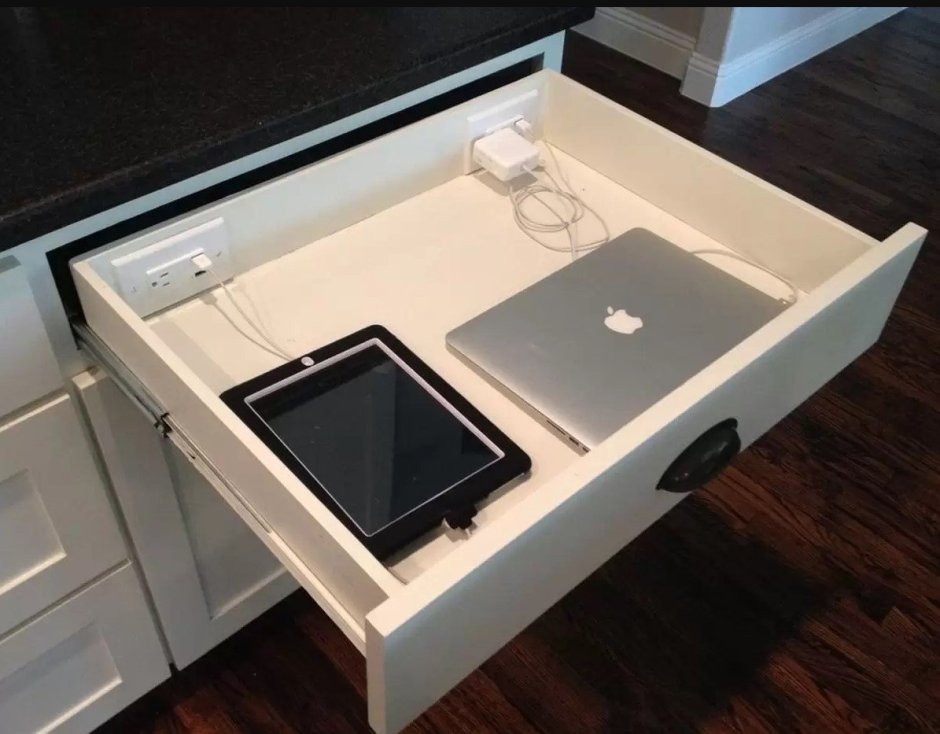 Розетка в выдвижном ящике