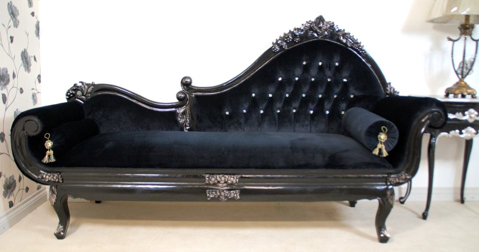 Черный велюровый диванчик