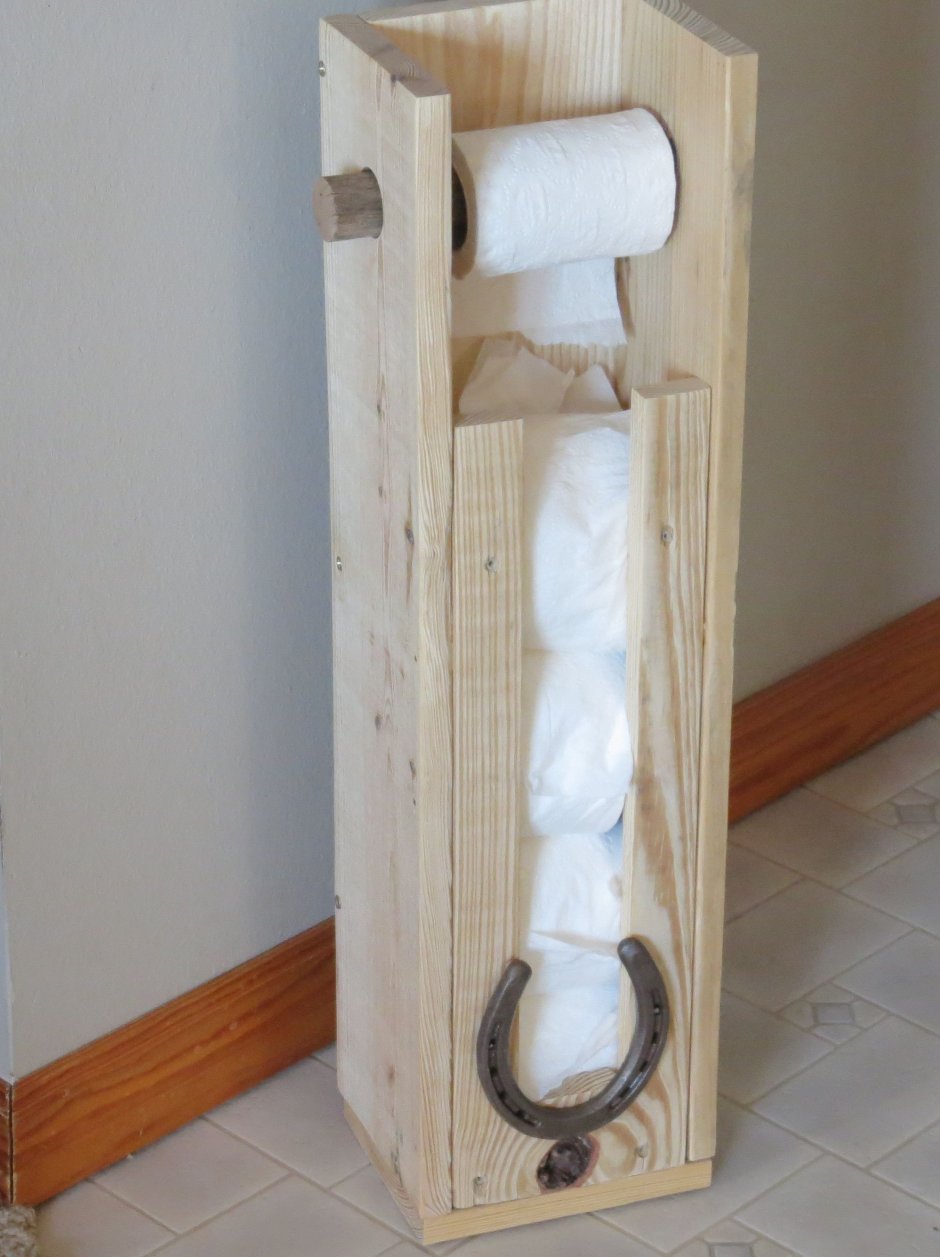 Деревянная стойка для туалетной бумаги