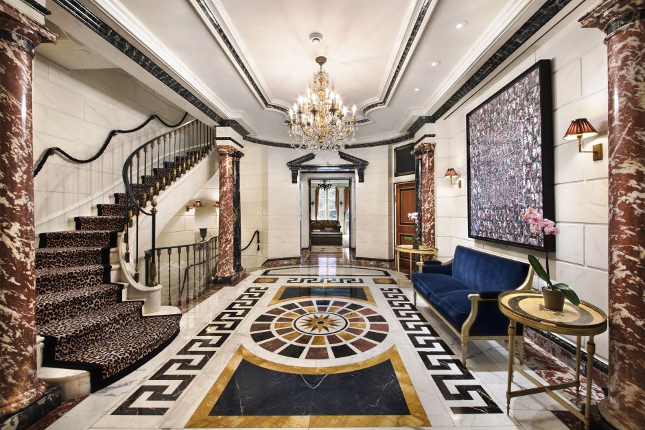 Королевская вилла Versace