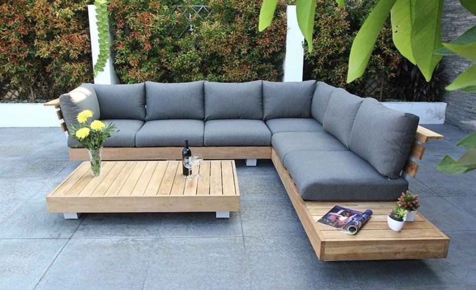 Угловой садовый диван из дерева