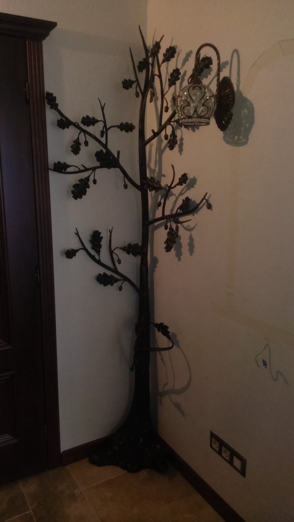 Кованое дерево на стену