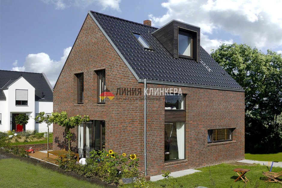 Голландские дома с коричневыми крышами