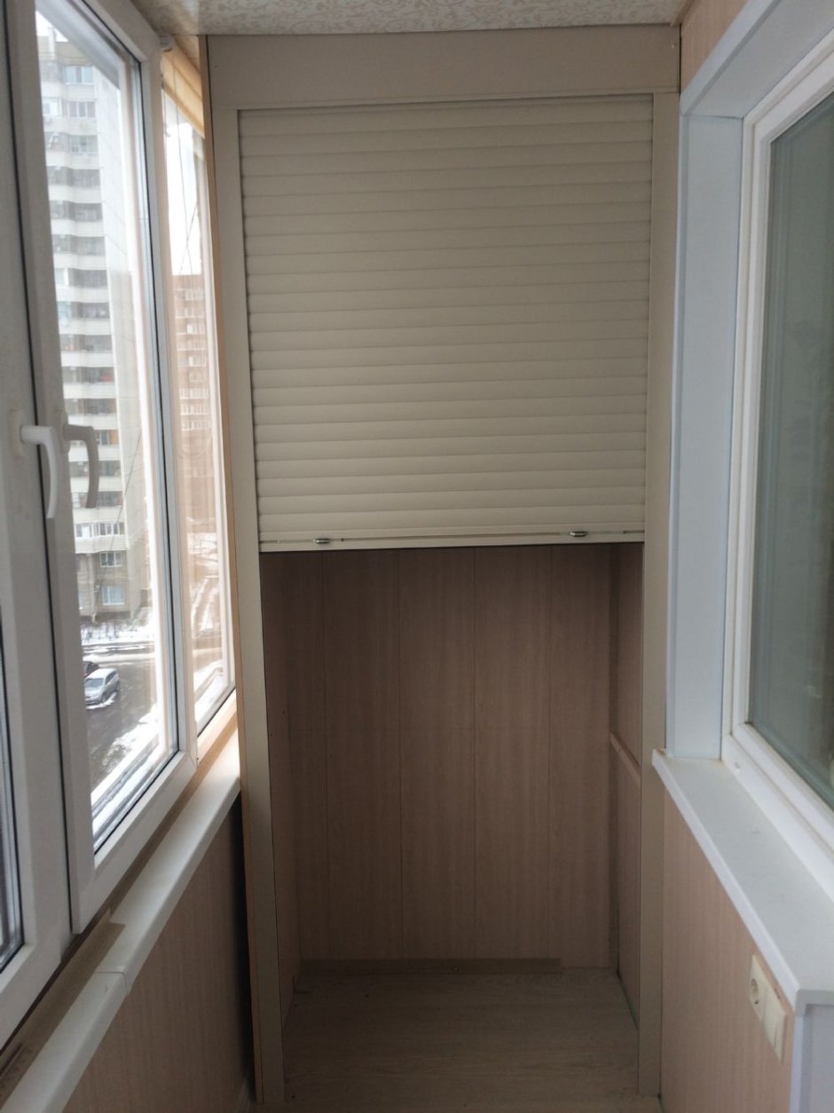 Шкаф на балкон с рольставнями