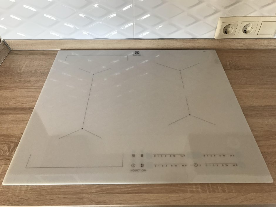 Индукционная варочная панель Electrolux Ipe 6453 WF