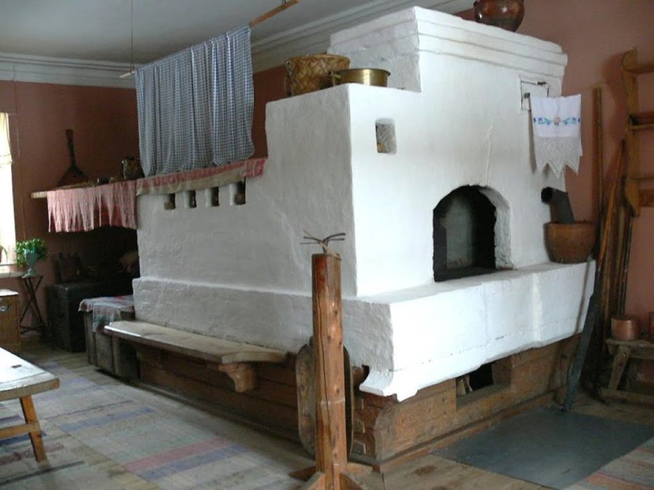 Старинная печь в доме