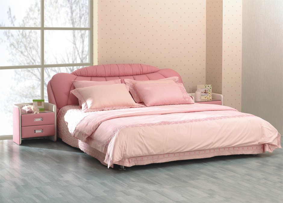 Кровать двуспальная розовая