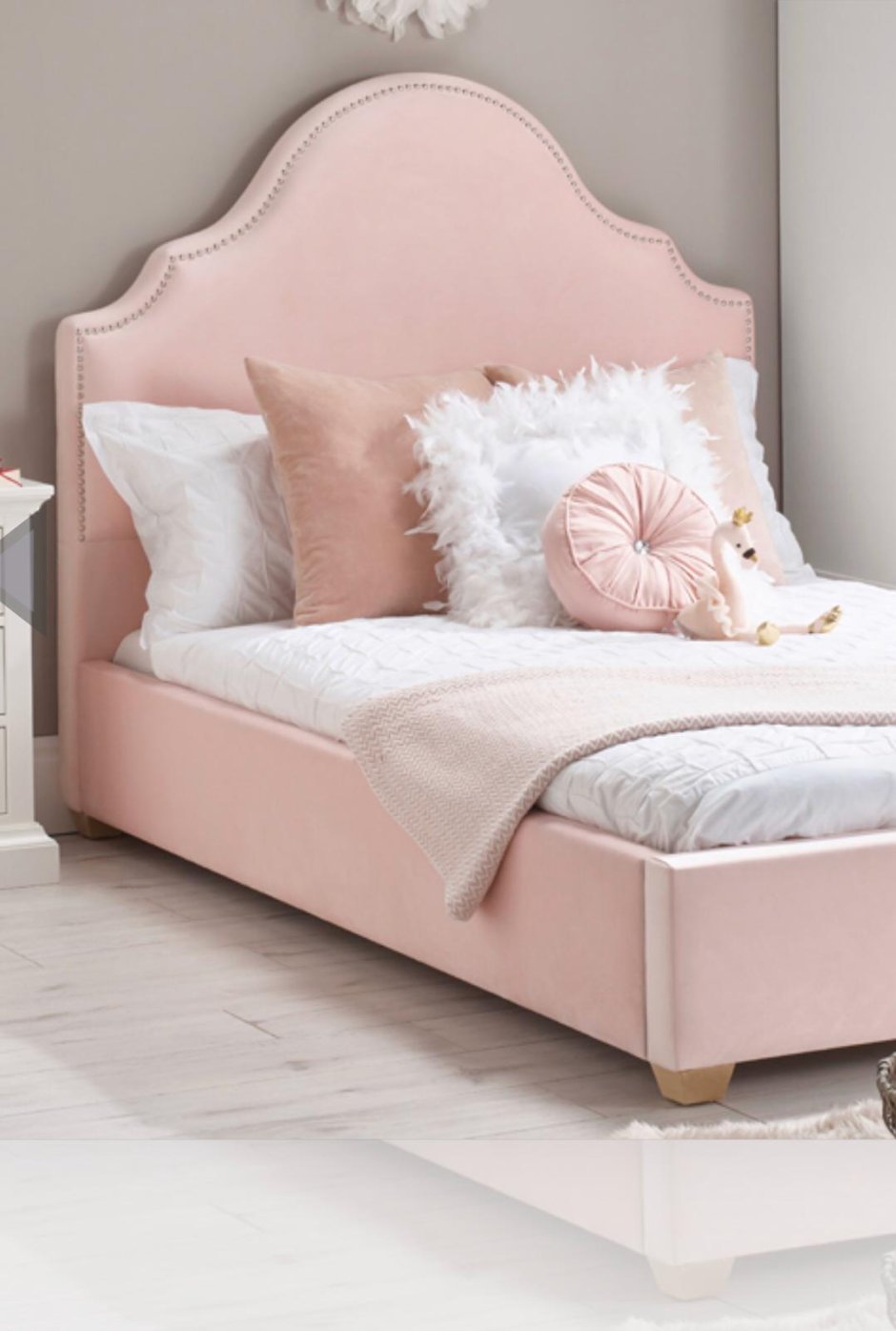 Самые красивые в мире кровати розовые