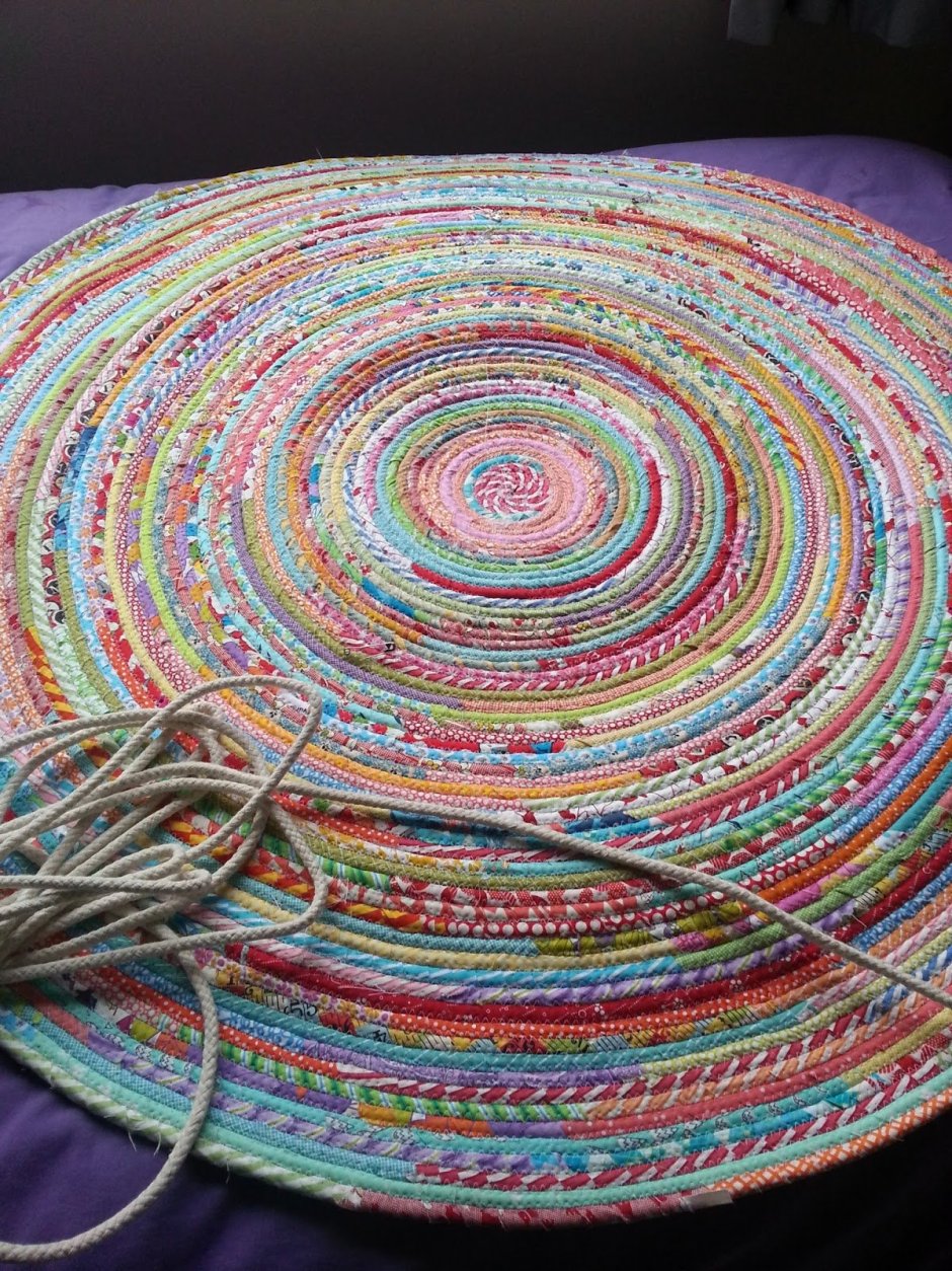Красивые плетеные коврики