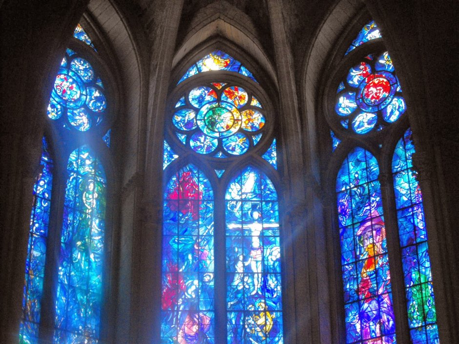 Витражные стекла собора Парижской Богоматери