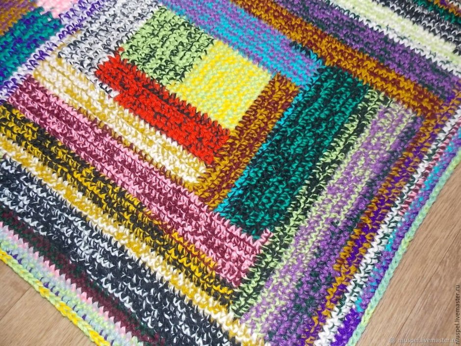 Коврик из остатков пряжи