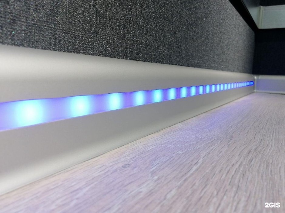 Плинтус алюминиевый с led подсветкой Braz line