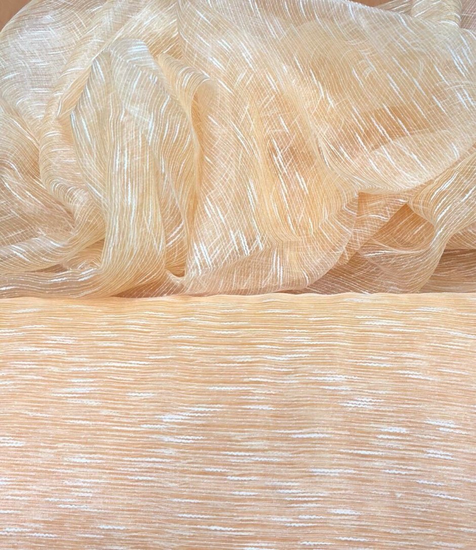 Рыжая органза со штрихами