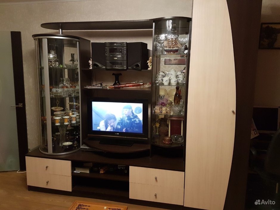 Стенка с вращающимся баром Аника