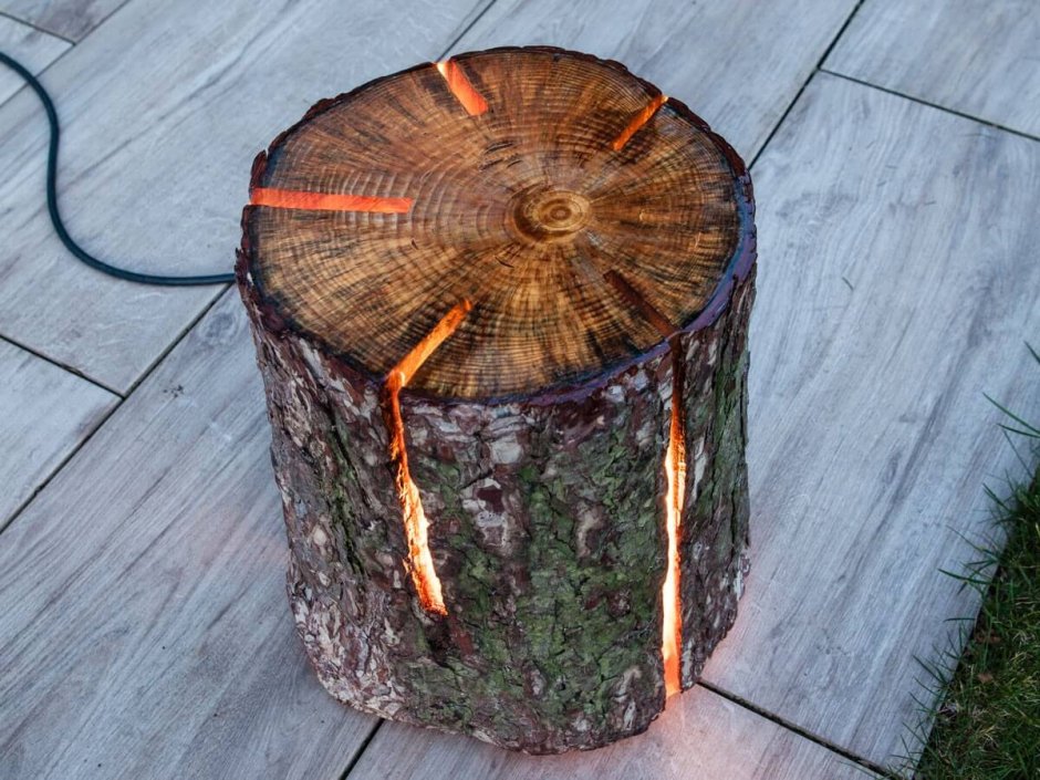 Светильник из ствола дерева