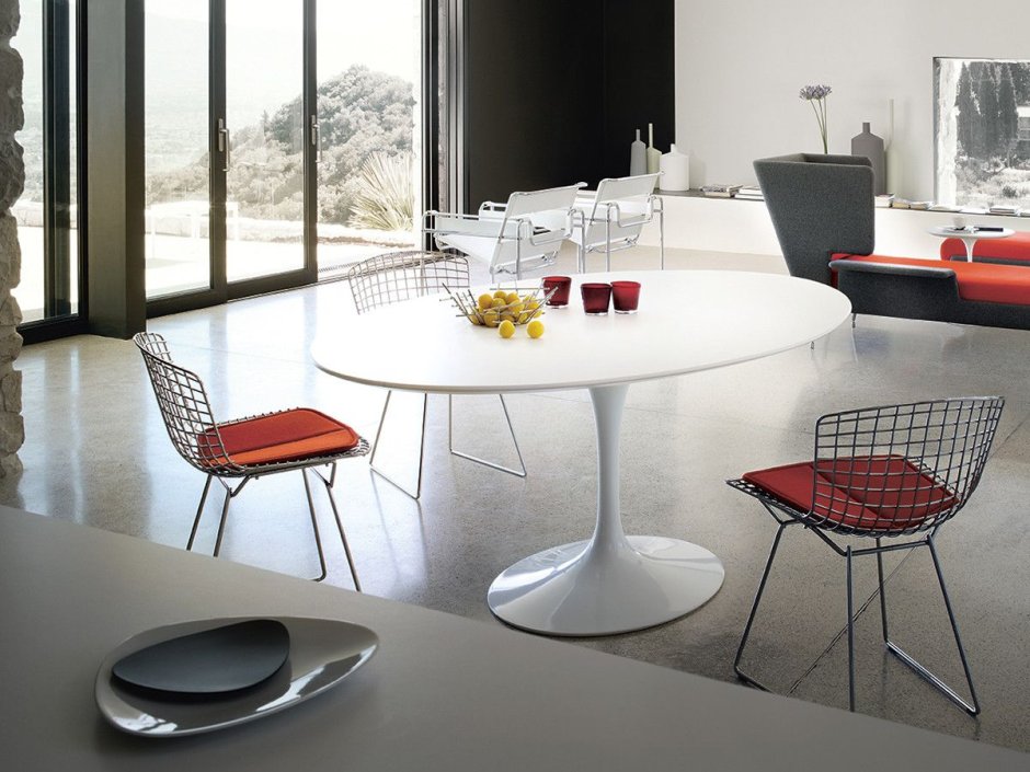 Стол Eero Saarinen Style Tulip Table на 1000