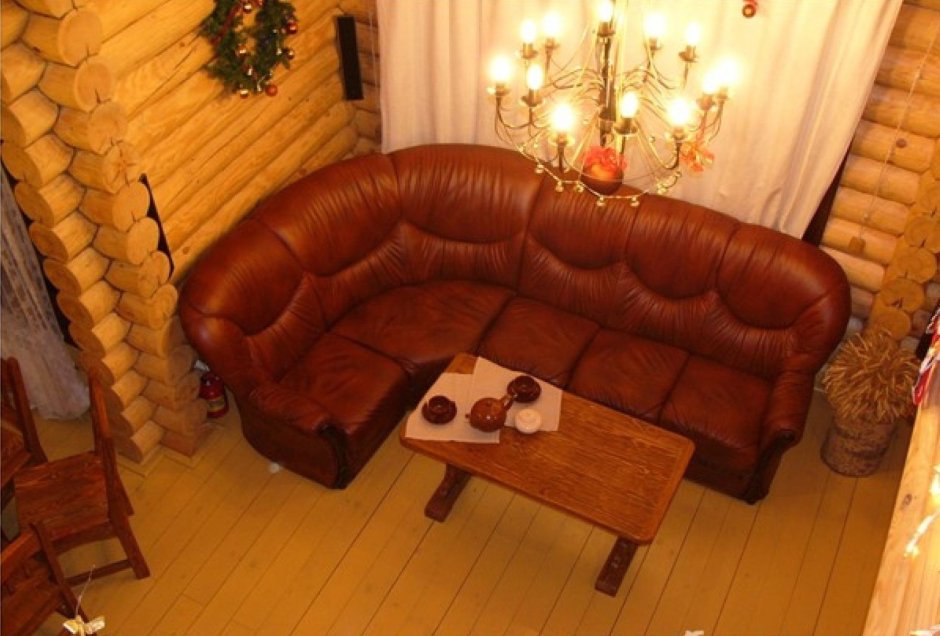 Кожаный угловой диван для бани