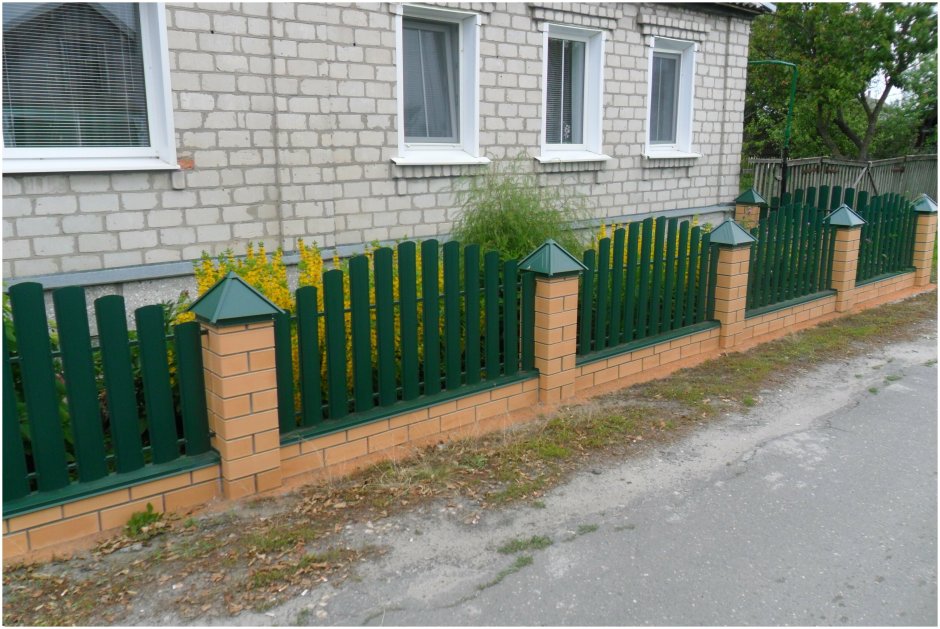 Ограда для палисадника из кирпича