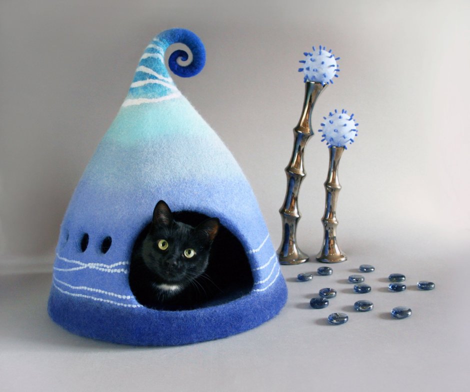 Кошачий домик из фетра