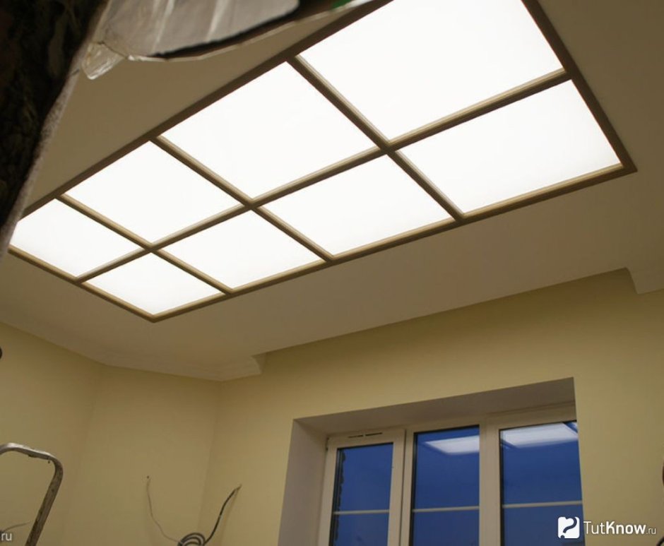 Имитация окна на потолке