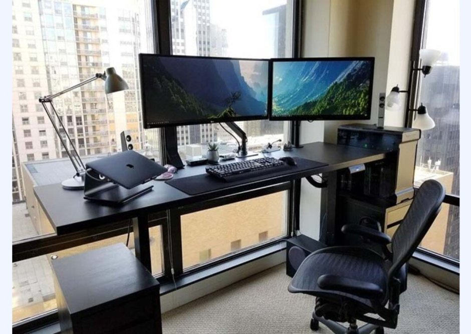 Компьютер в офисе