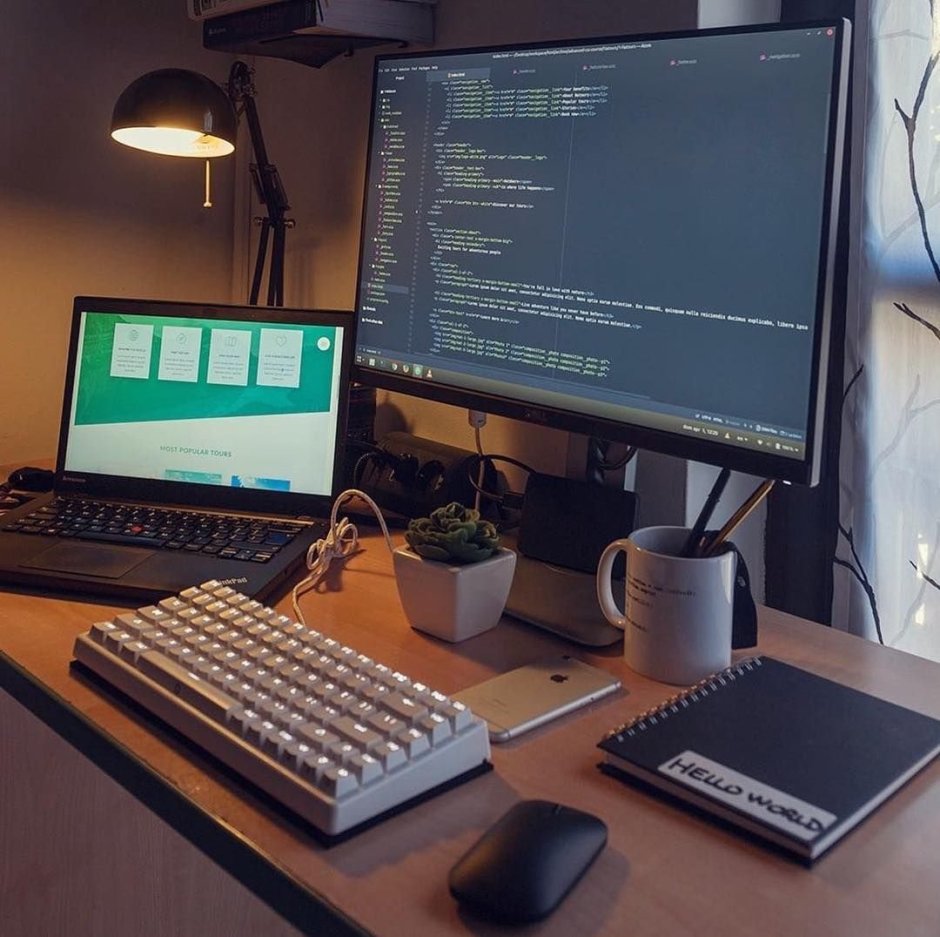 Компьютерный стол программиста