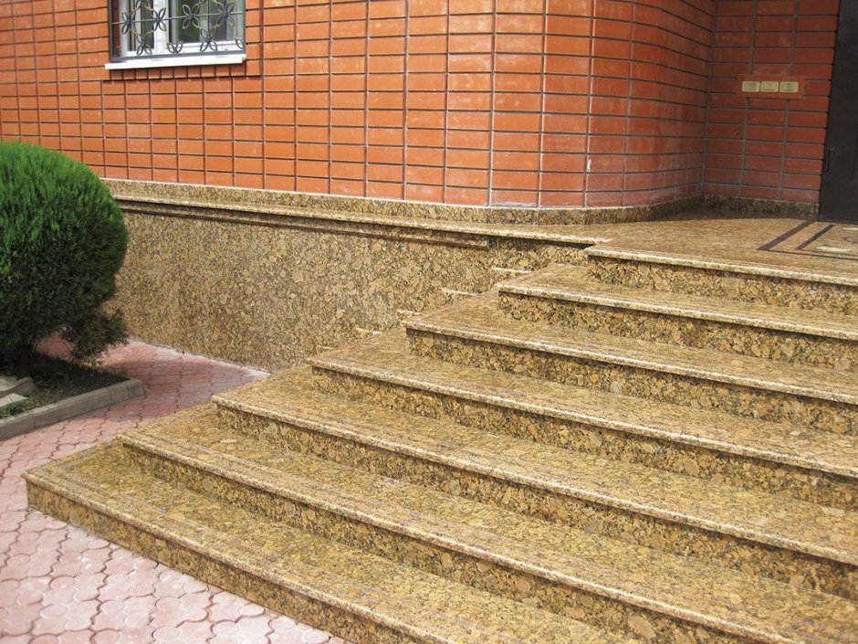 Гранит giallo Fiorito ступени