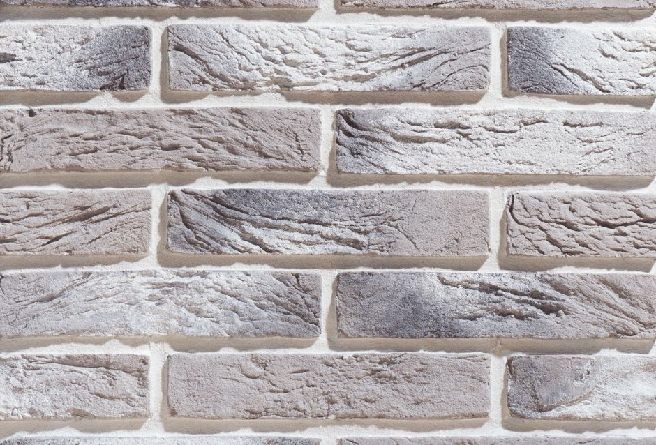 Кирпич, Leonardo Stone