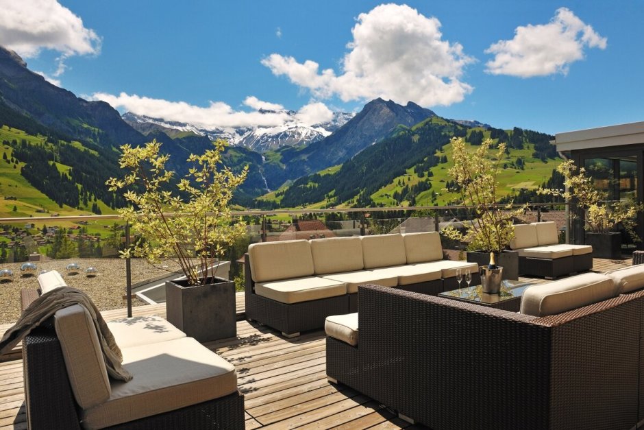 Гостиница в Швейцарии в горах