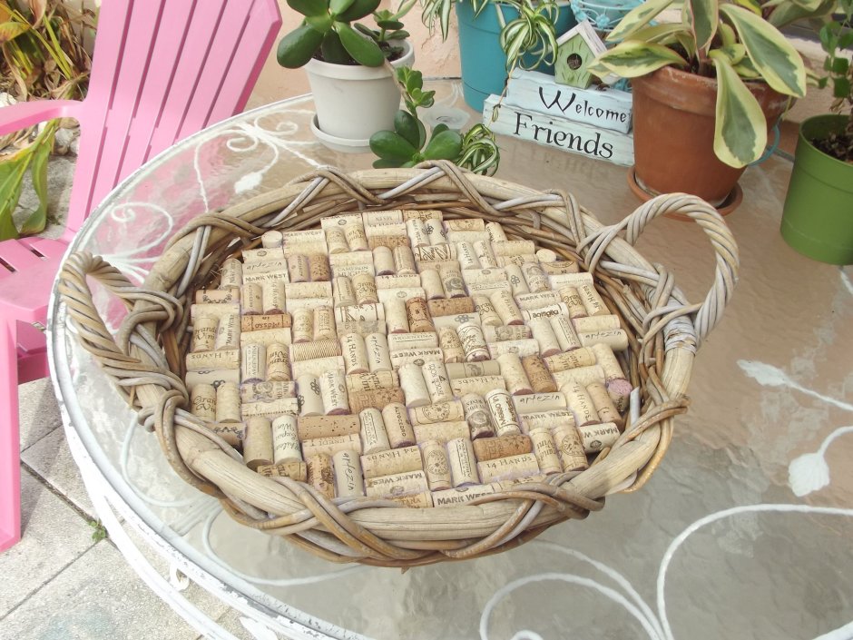 Корзина из пробок от вина