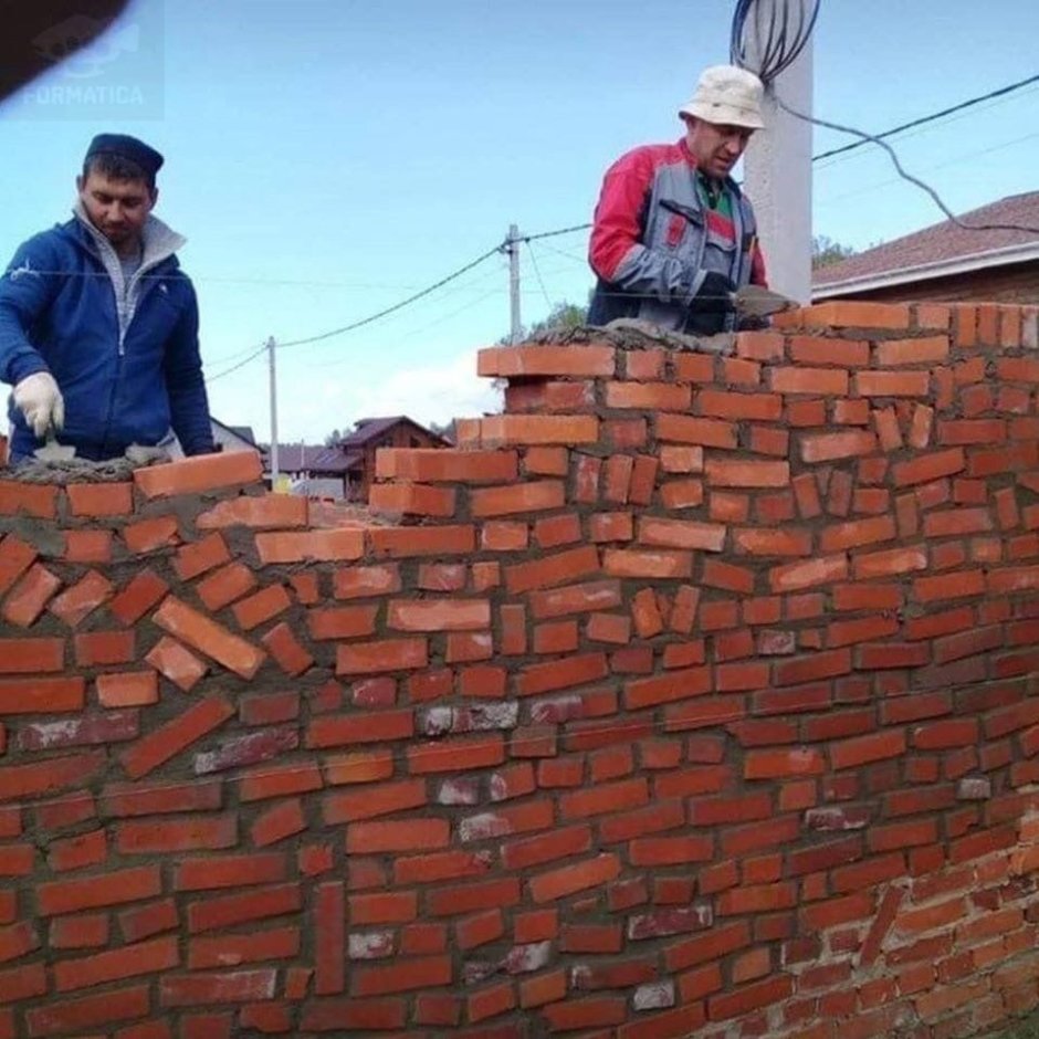 Кладка кирпича смешное
