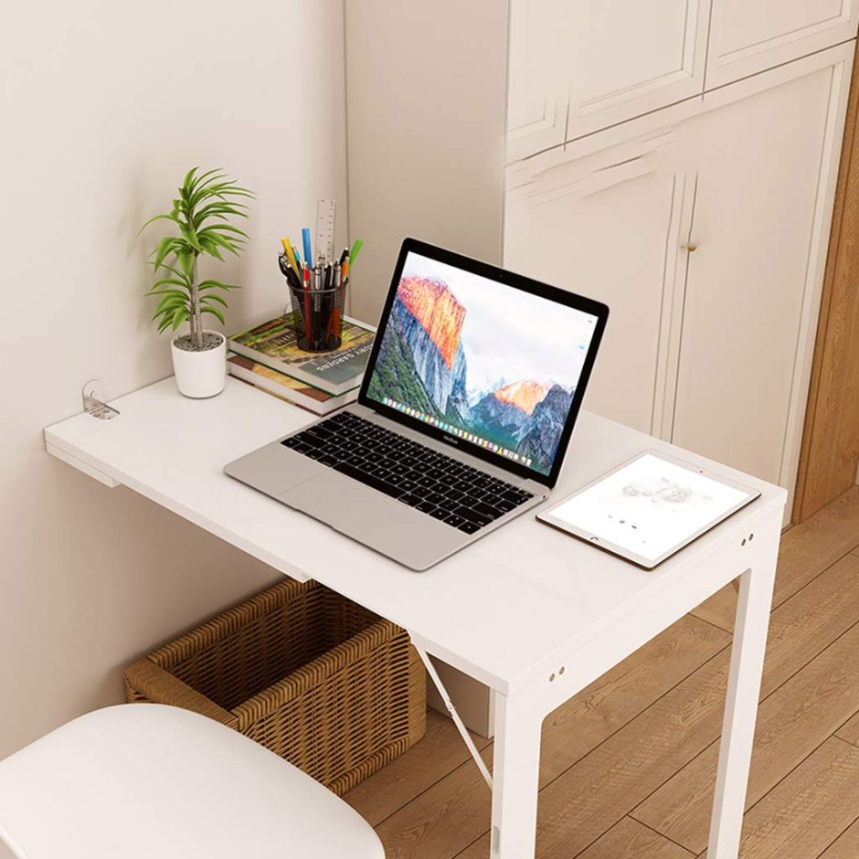Складной столик для ноутбука на стену