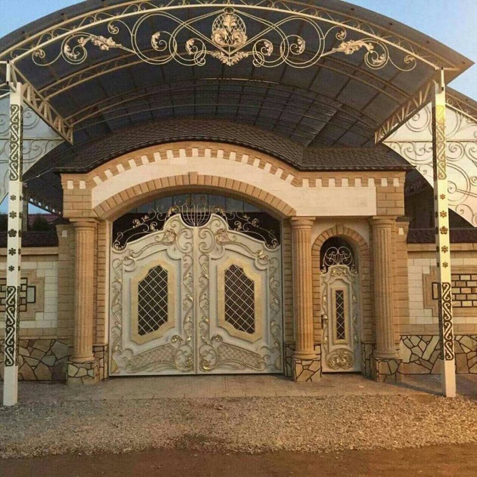 Красивые арки над воротами