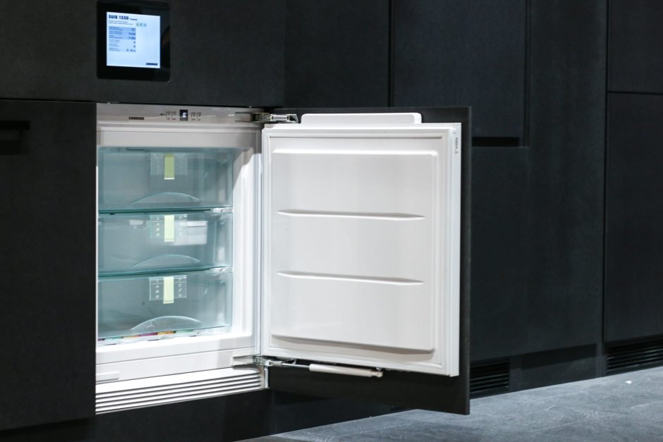 Встраиваемый холодильник Asko r2282i