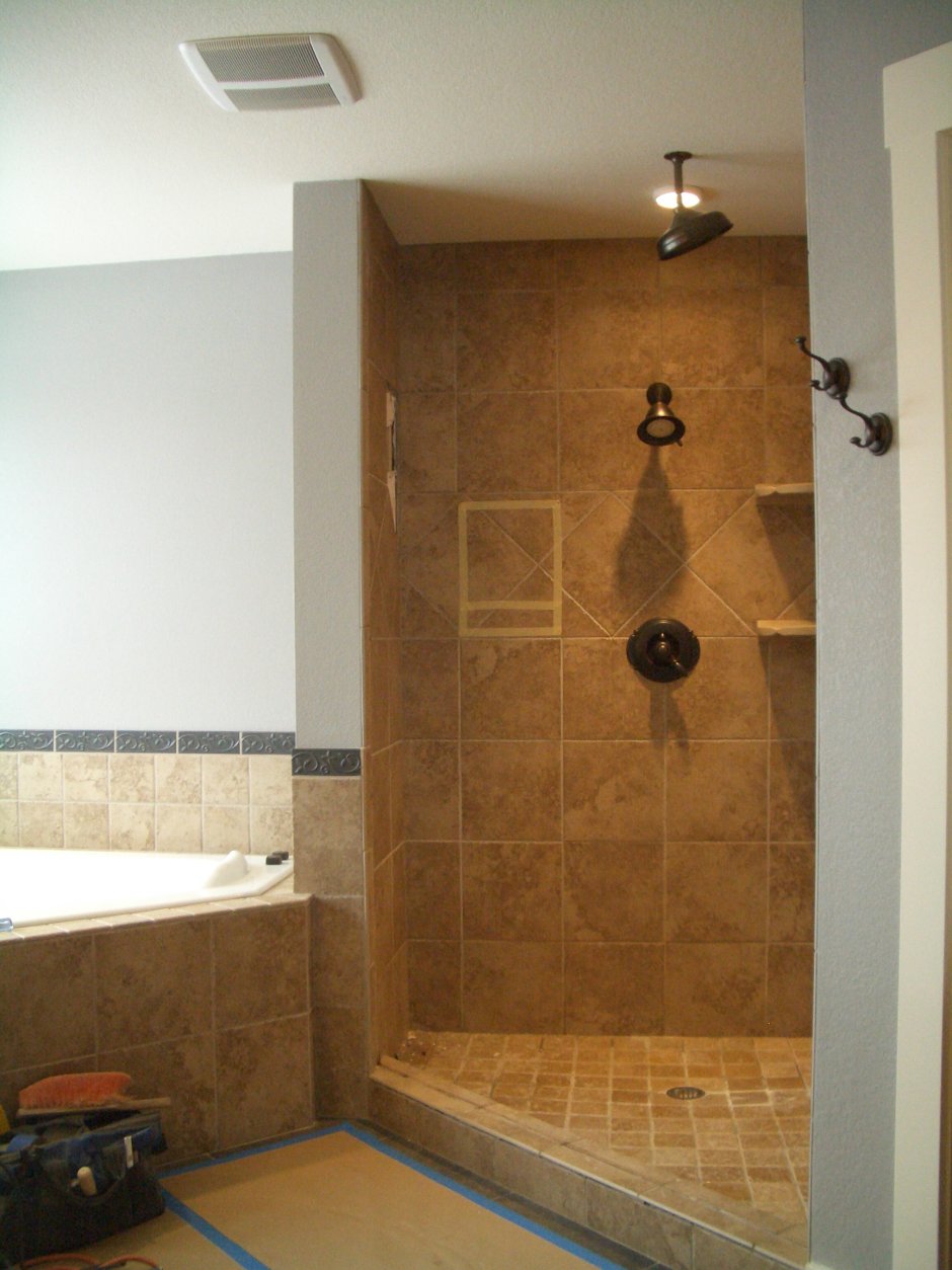 Угловая душевая из плитки