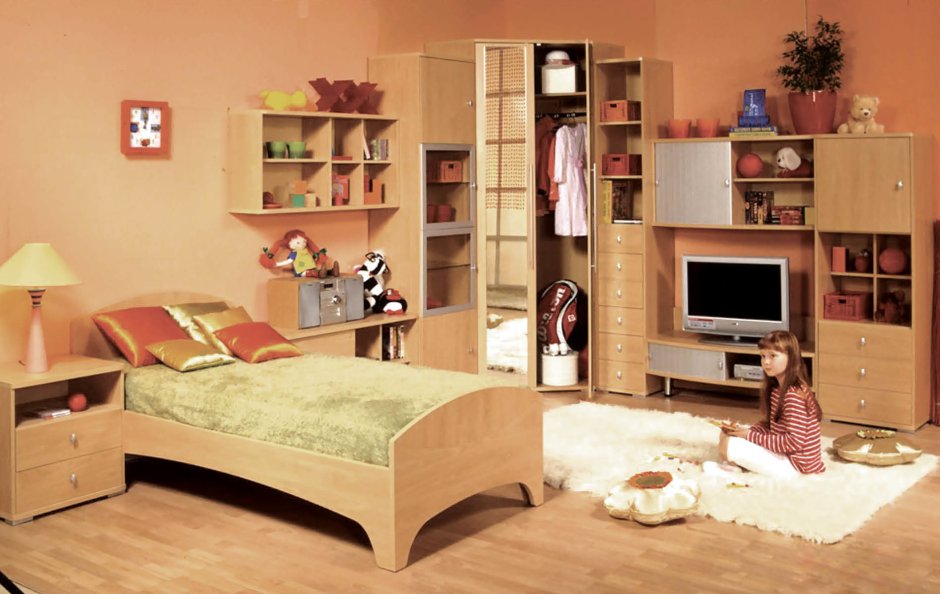 Детская комната с мебелью цвета бук