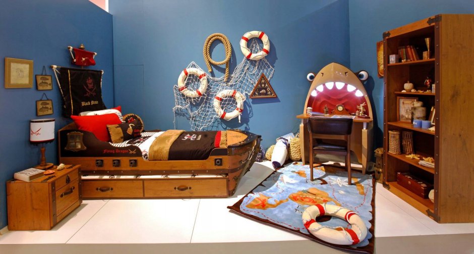 Детская мебель в пиратском стиле с сундуком