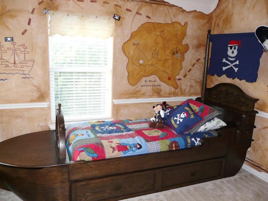 Кровать в пиратском стиле для мальчика