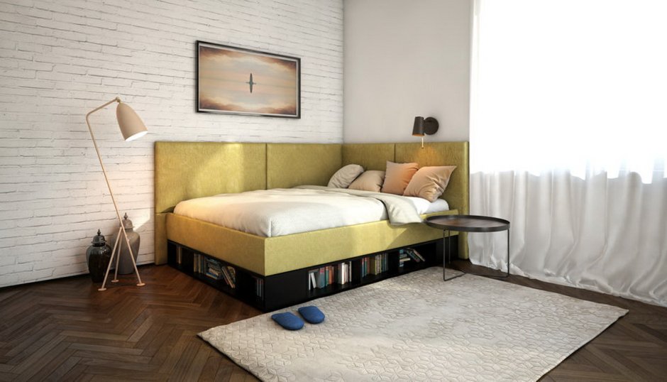 Двуспальная кровать в углу