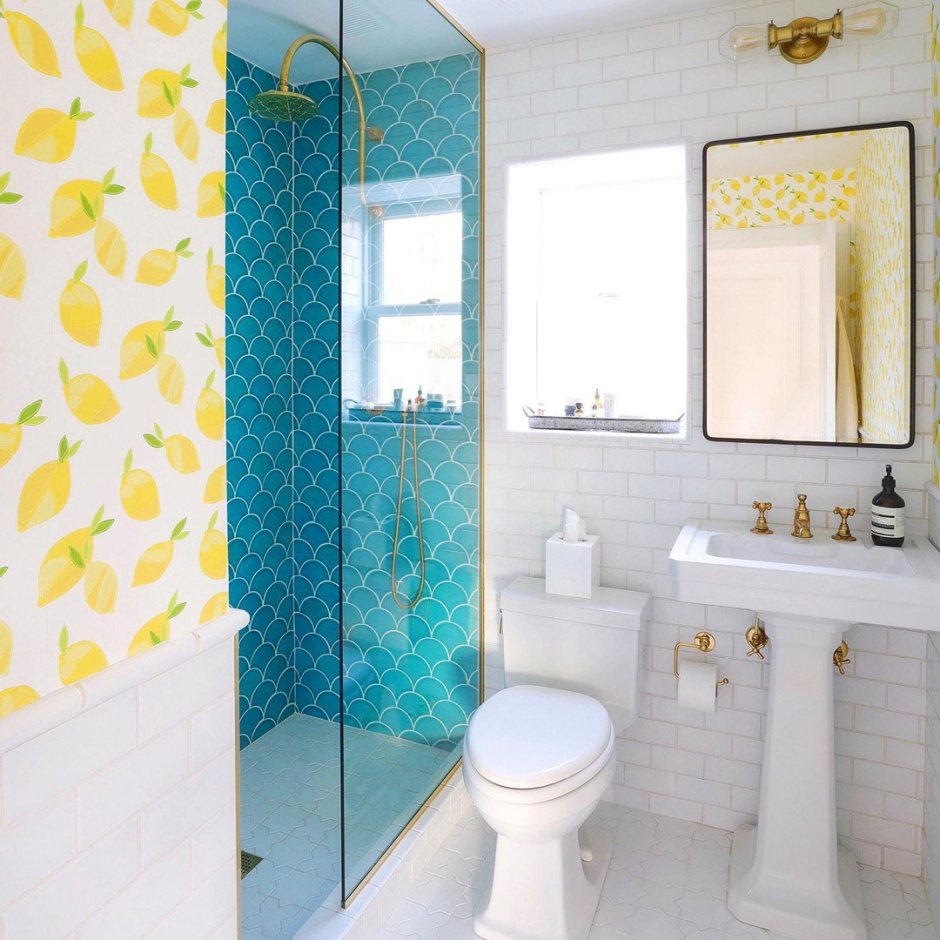 Желто голубая ванная комната