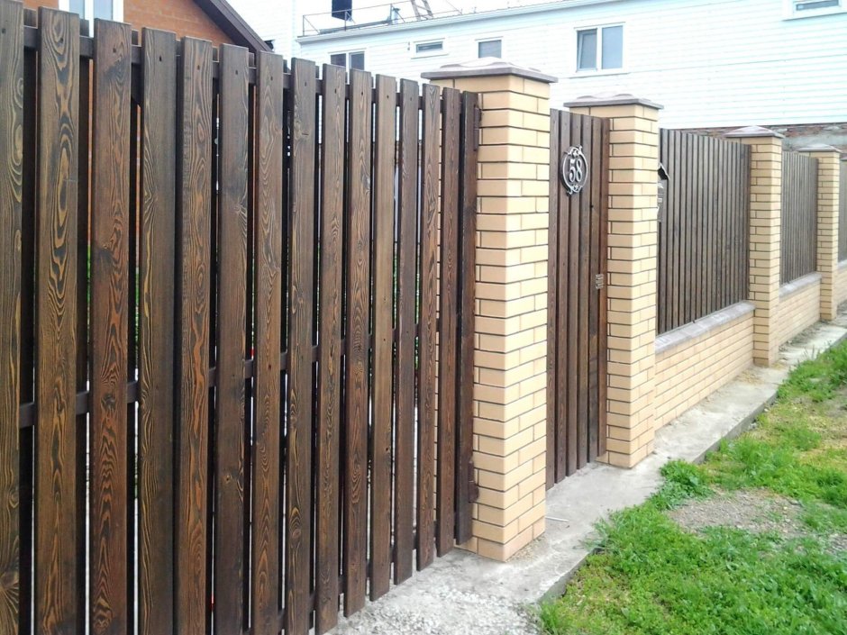 Забор штакетник деревянный