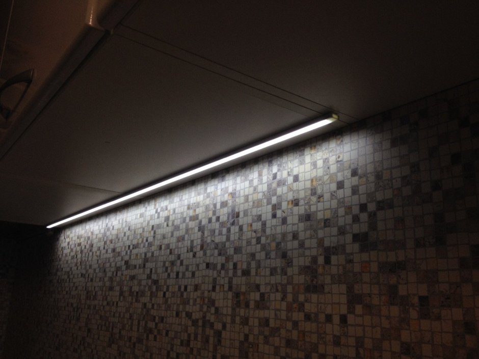 Подсветка стены светодиодной лентой