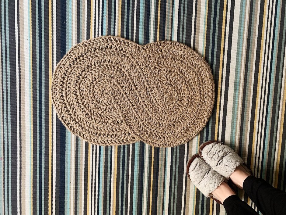 Ковер из джута на стену